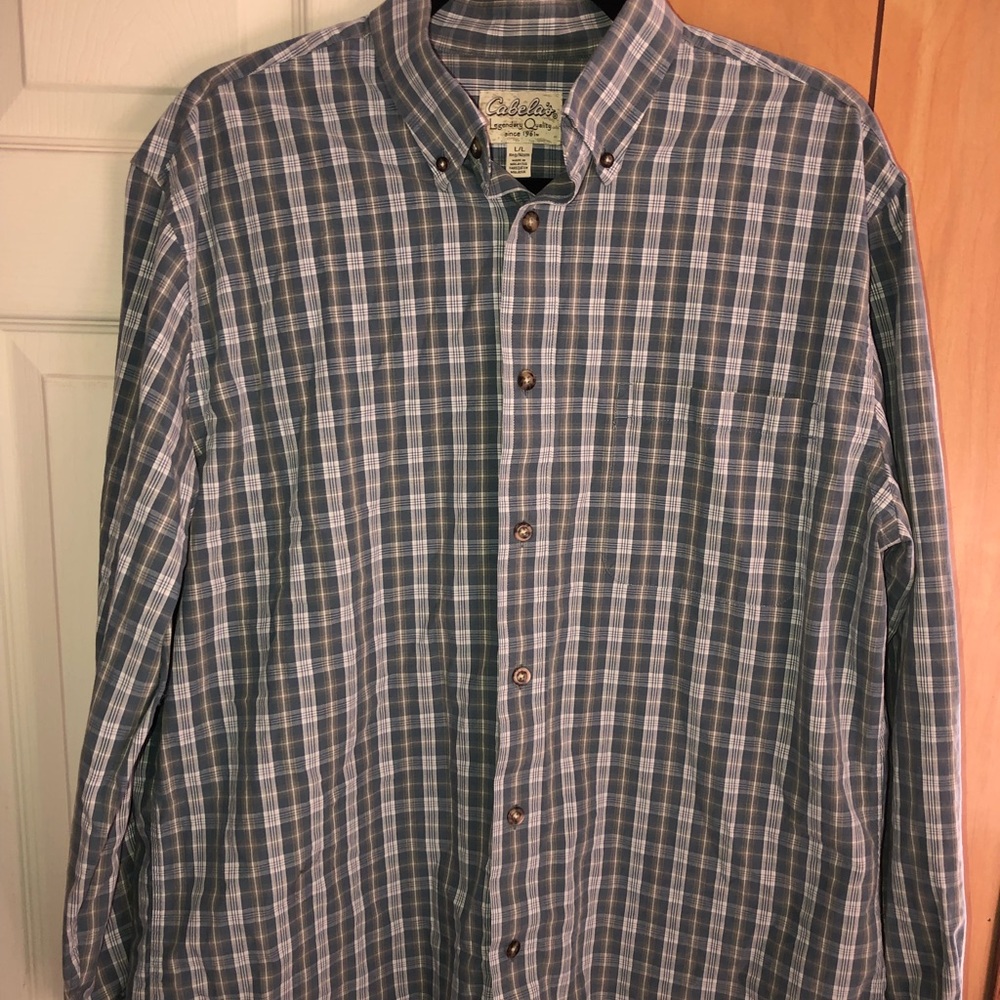Cabela’s Men’s Button Down Shirt Size Large
